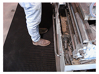 Safety Grid Diamond Commercial Industrial Anti-Slip Traction Matting Product Image 01
